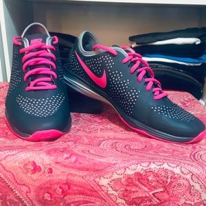 Nike Gray & Pink & Polka Dot,  Women’s size: 9.5